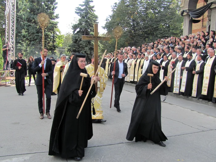 Înmormântarea mitropolitului Nicolae Corneanu FOTO Ştefan Both