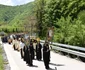 Slujba de sfinţire a noii racle cu moaştele Sfântului Calinic de la Cernica şi procesiunea - la Mănăstirea Frăsinei - Vâlcea Foto Adevărul - credit Asociaţia de promovare a turismului vâlcean