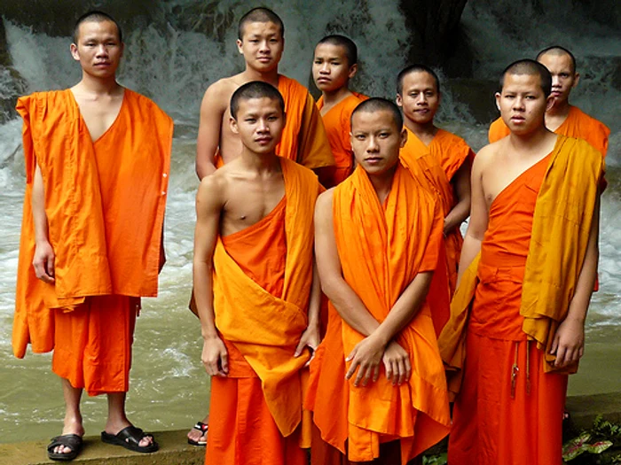 Călugării budişti aspiră la intrarea în Nirvana