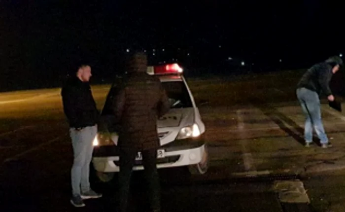 Poliţia a ajuns în parcarea centrului comercial pentru a cerceta agresiunea FOTO Ziarul de Iaşi