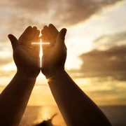 rugaciune credinta lumina paste shutterstock 712661815 jpeg