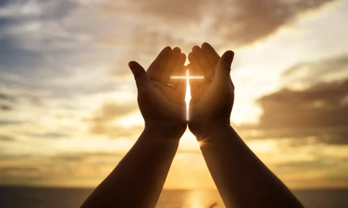 rugaciune credinta lumina paste shutterstock 712661815 jpeg