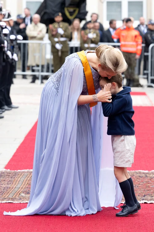 Marele Duce Guillaume, noul Mare Duce de Luxemburg, împreună cu soția sa, Marea Ducesă Stephanie și cei doi fii ai lor, Prințul Charles și Prințul François, Profimedia (10) jpg