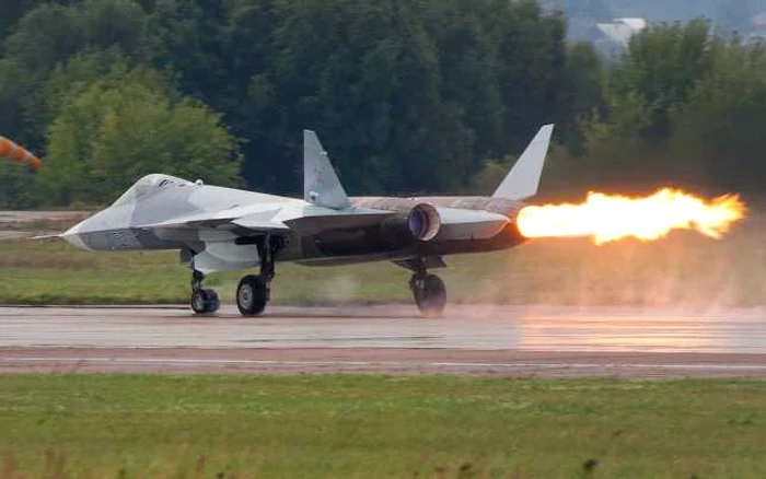 Motorul unui avion Suhoi T-50 a luat foc la aterizarea pe un aeroport din Moscova FOTO:Roman Zelentsov, Wikipedia