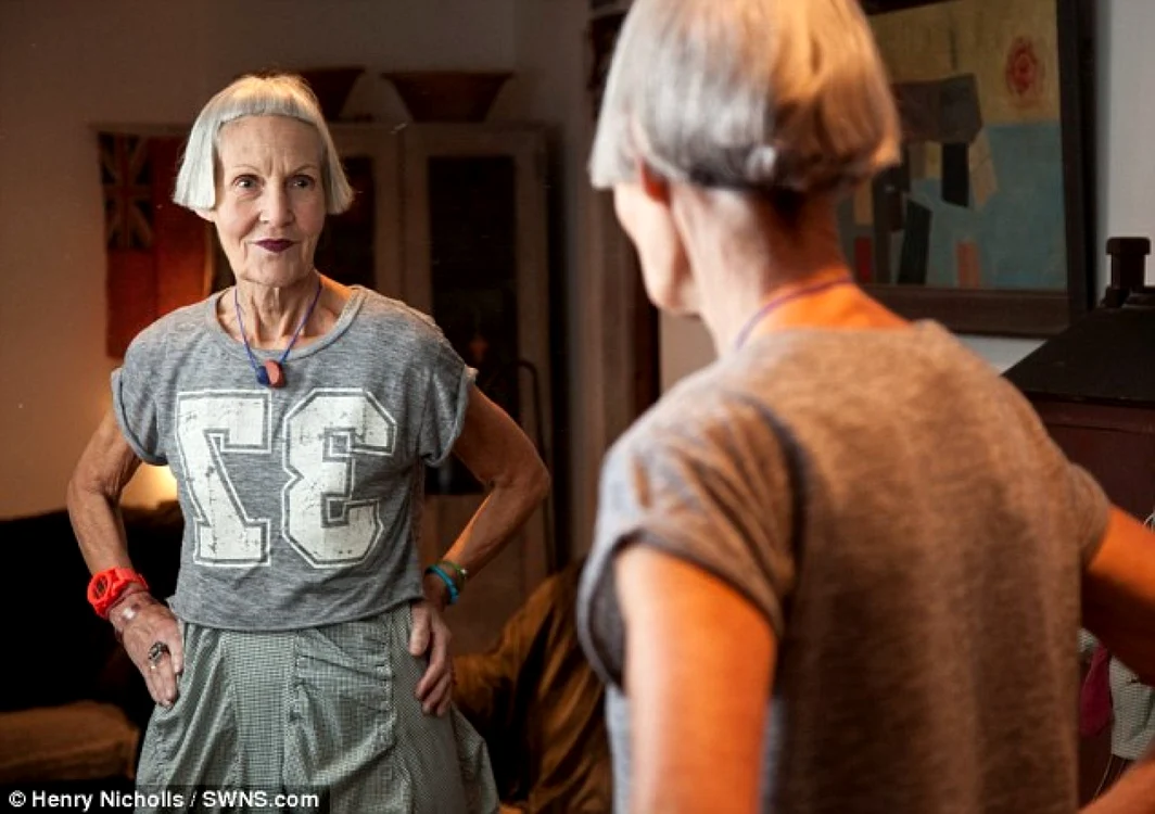 Jean Woods, în vârstă de 75 de ani, se declară o împătimită a modei FOTO dailymail.co.uk