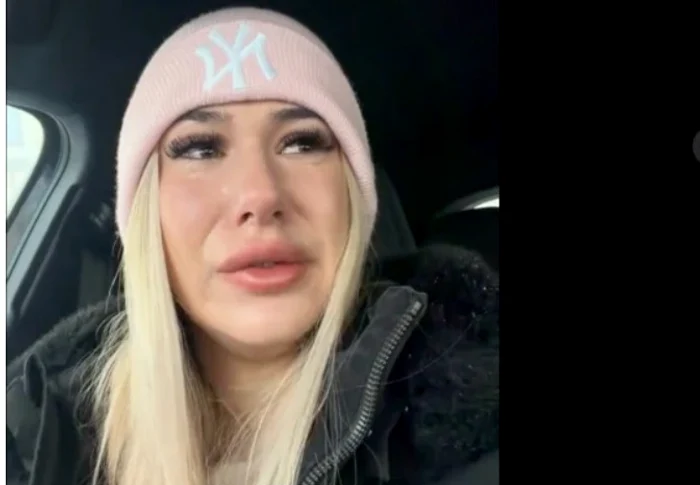 VIDEO Panică și lacrimi în parcare: o șoferiță a rămas blocată aproape o oră de câțiva centimetri de zăpadă. „Nu știu ce să fac, nu pot să ies”