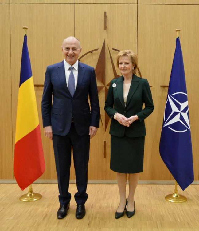 Întâlnire de gradul trei la sediul NATO. FOTO: Casa Regală