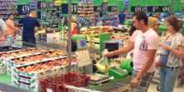 Hipermaketurile sfidează criza