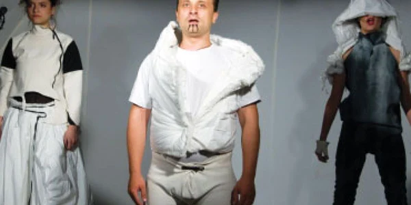 Violenţa high-tech  a teatrului