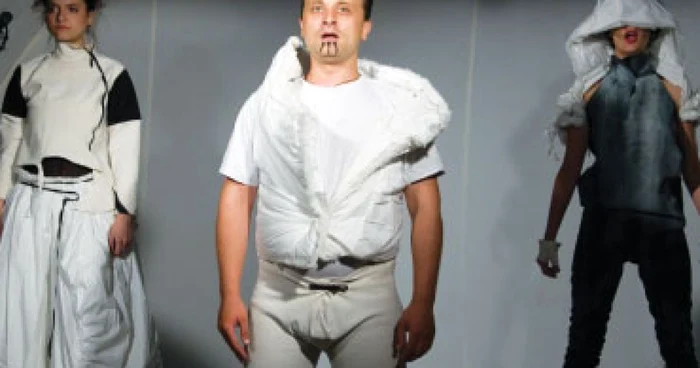 Violenţa high-tech a teatrului