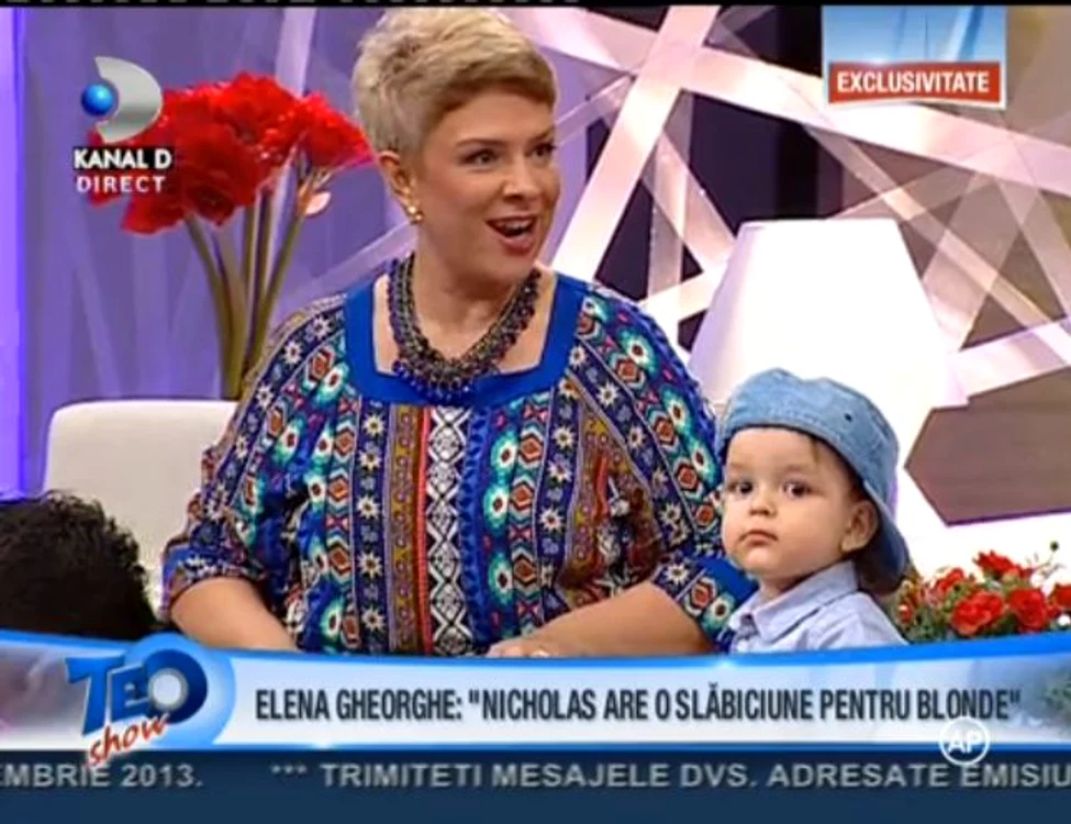 Teo s-a simţit foarte bine în compania micuţului Nicholas (captură: Kanal D)