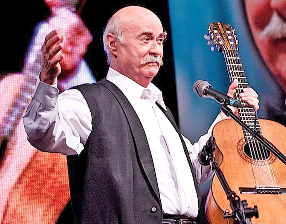 
    Tudor Gheorghe  este fericit că soția  vine la toate  concertele   
