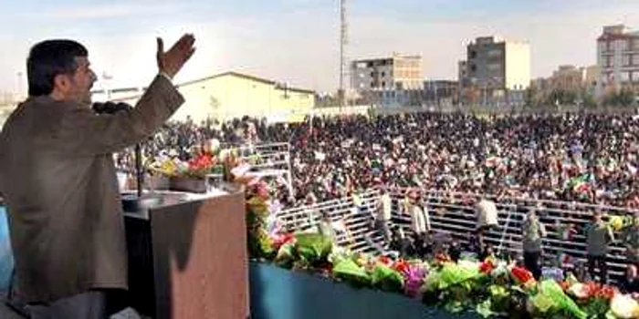 Iranienii se vor confrunta în scurt timp cu recesiunea, spun economiştii