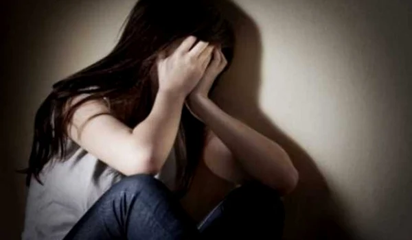 abuzata violata hunedoara foto arhiva