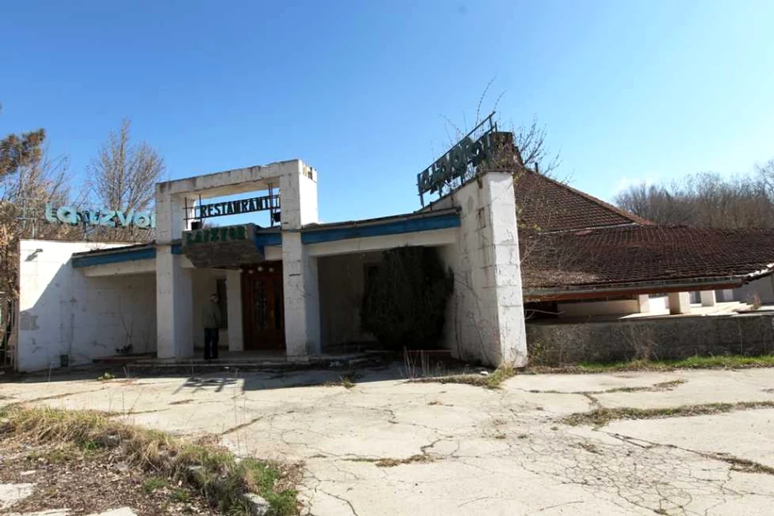 Restaurantul "La Izvor“ arată ca o ruină
