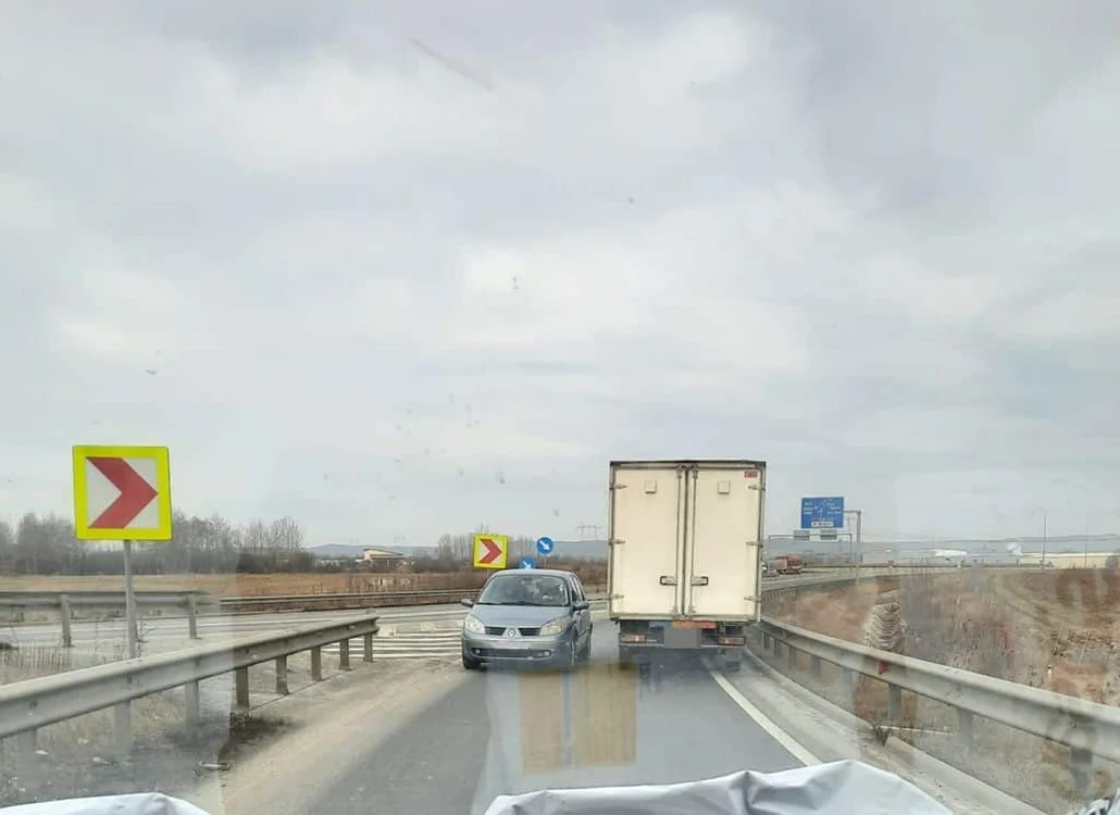 Şoferul care a greşit coborârea de pe bretea pe A 1 şi a pătruns pe contrasens Foto Facebook Andrei Onita
