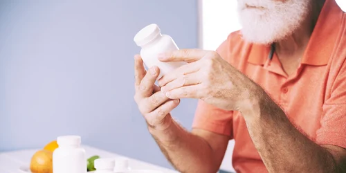 Suplimente medicale pentru varstnici Foto Freepik com jpg