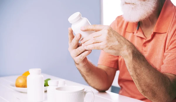 Suplimente medicale pentru varstnici Foto Freepik com jpg