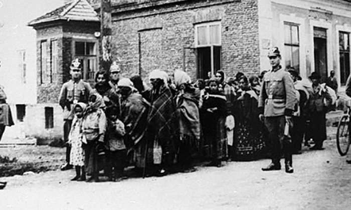 Holocaustul ţiganilor: nomazii Europei în faţa "soluţiei finale", la Auschwitz jpeg