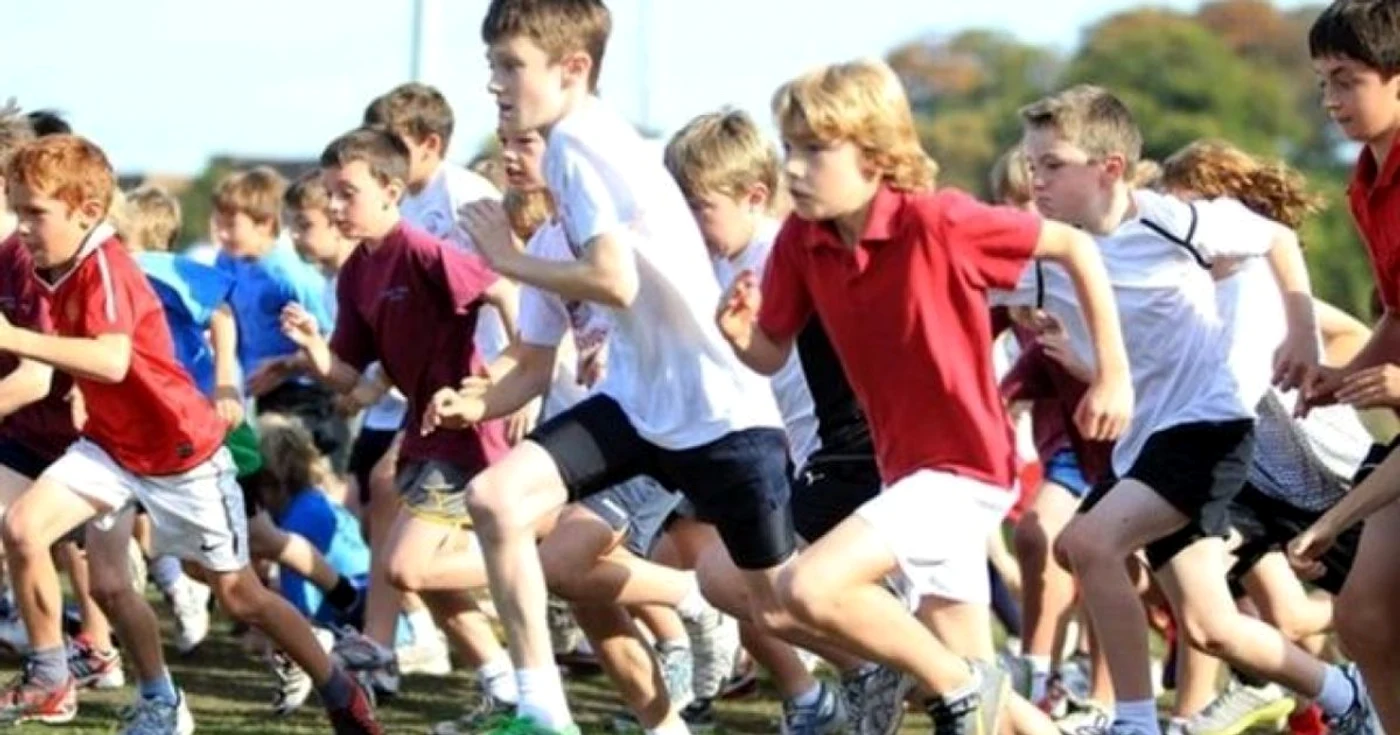 Sportul de masă poate aduce în România schimbarea de care avem nevoie pentru ca viitoarele generaţii de tineri să aibă alte şanse decât părinţii lor. FOTO bbc.co.uk