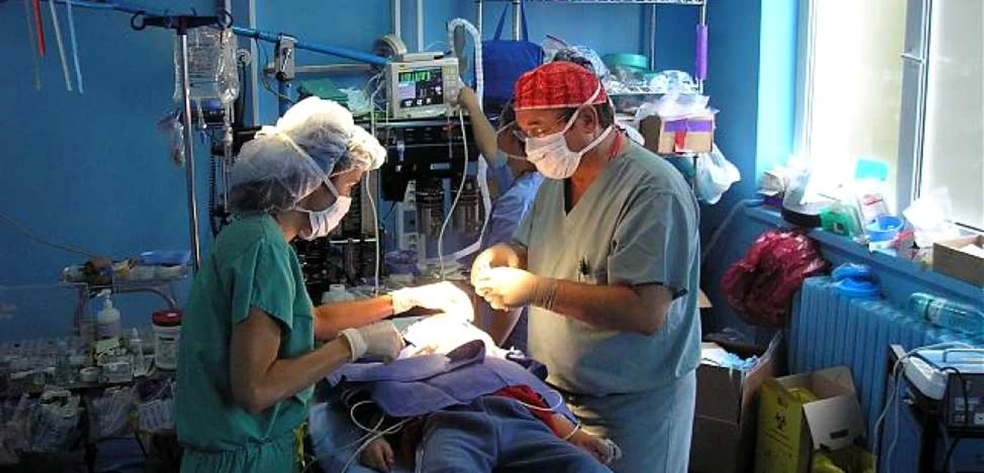 Mii de copii au fost operati de medicul sirian