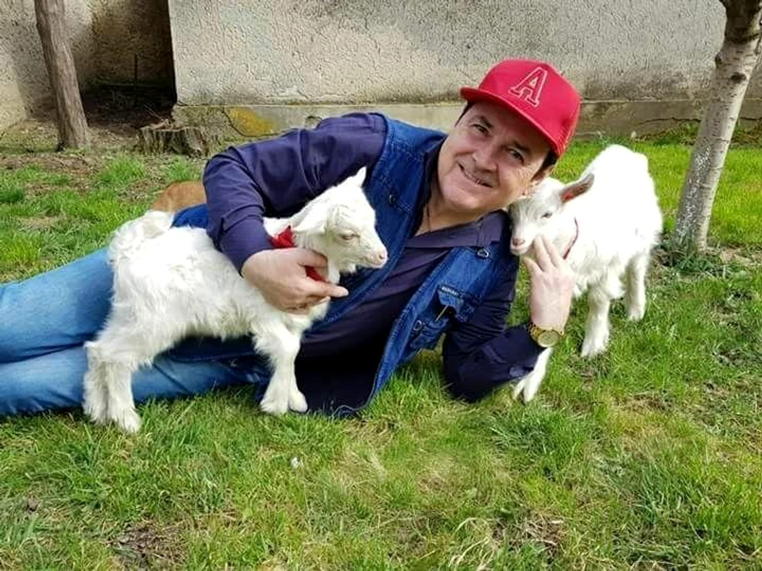 Nelu Vlad de Azur adoră viața la țară