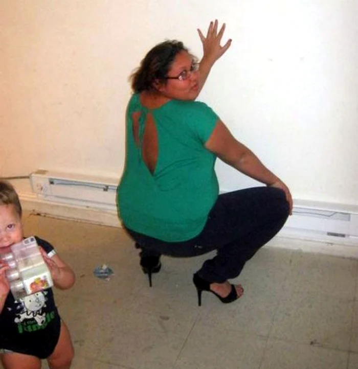 Cea mai degenerată mamă?