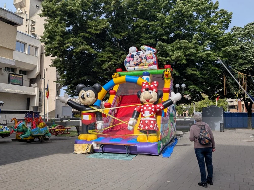 Băiețelul a murit după ce i s-a făcut rău pe tobogan FOTO PresaSM