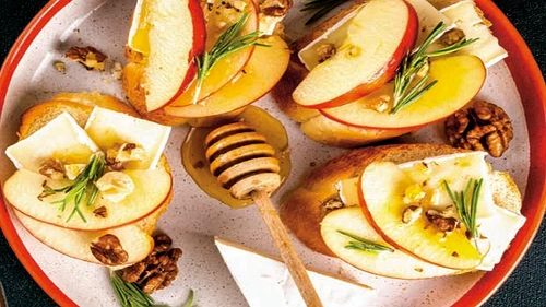 crostini cu Brie jpg