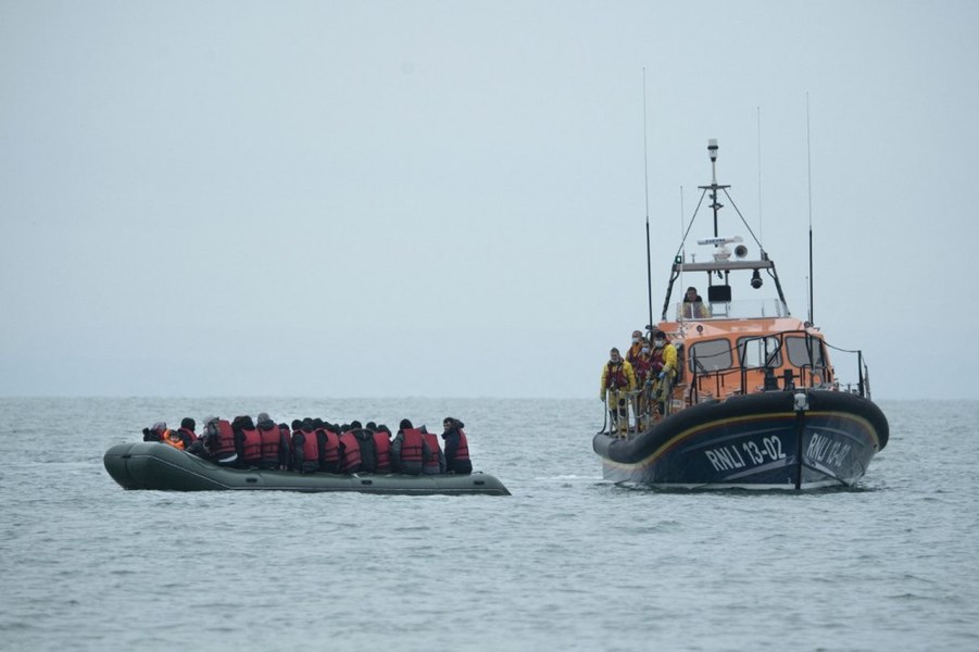 Peste 450 de imigranți au traversat Canalul Mânecii de Crăciun, în condiții dramatice