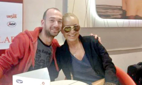 Nicoleta a ieşit zâmbind  din salon, semn că a fost  mulţumită de servicii (FOTOGRAFII: MIHAI IONESCU) jpeg