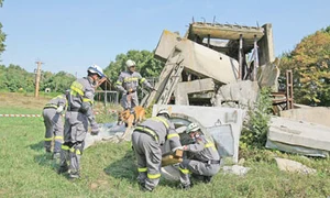 5 cutremur 1  5col dc 0164 2 jpeg