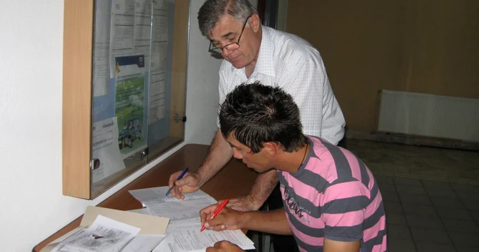 Candidaţii se pot înscrie la facultate