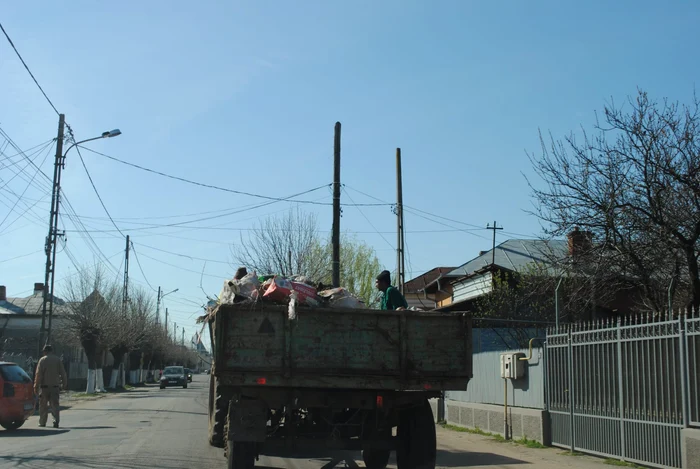 Primăriile s-au trezit că nu pot plăti facturile pentru gunoiul ridicat FOTO: Cristina Ciocan