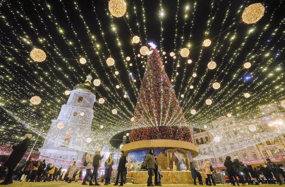 Ucraina se distanțează și mai mult de Rusia. Îşi mută prin lege Crăciunul de la 7 ianuarie la 25 decembrie 