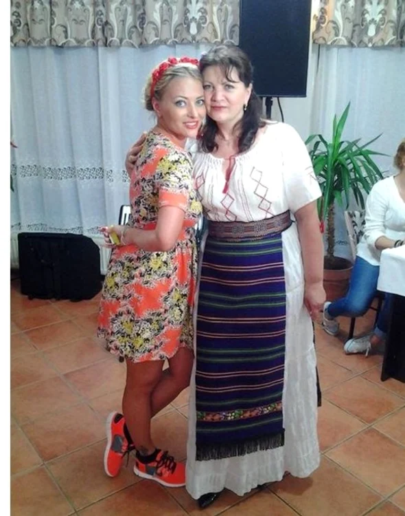 
    Delia şi mama ei,  Gina Matache  