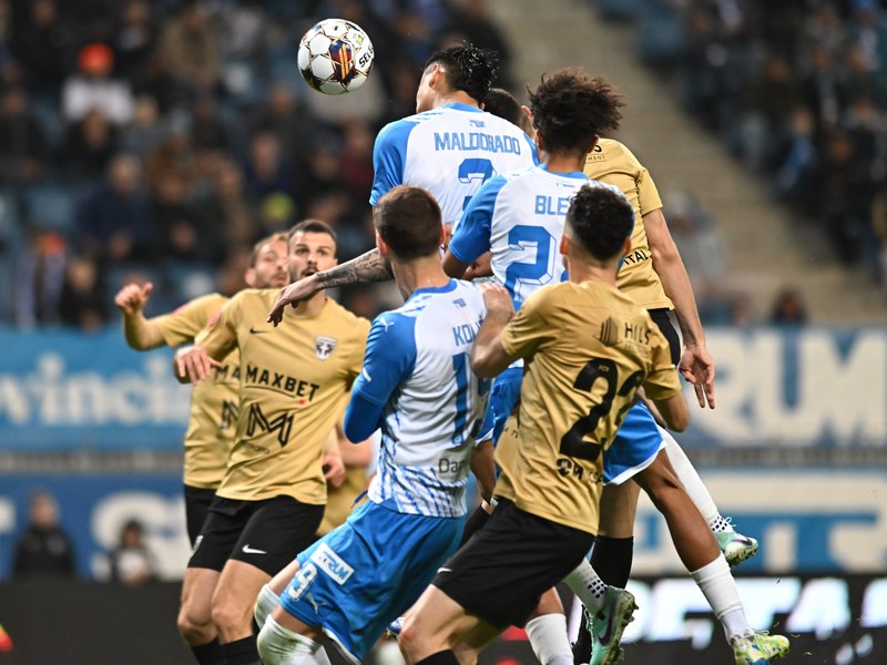 Victorie cu emoții pentru Universitatea Craiova în meciul cu FC Voluntari. La ultima fază s-a dat penalty; dar apoi, arbitrul s-a răzgândit