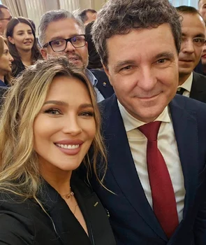 Lora la ceremonia de învestire a lui Nicușor Dan ca președinte al României   Facebook jpg
