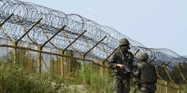 Militari sud-coreeni mobilizati la linia de demarcatie dintre Coreea de Sud si Coreea de Nord FOTO AP