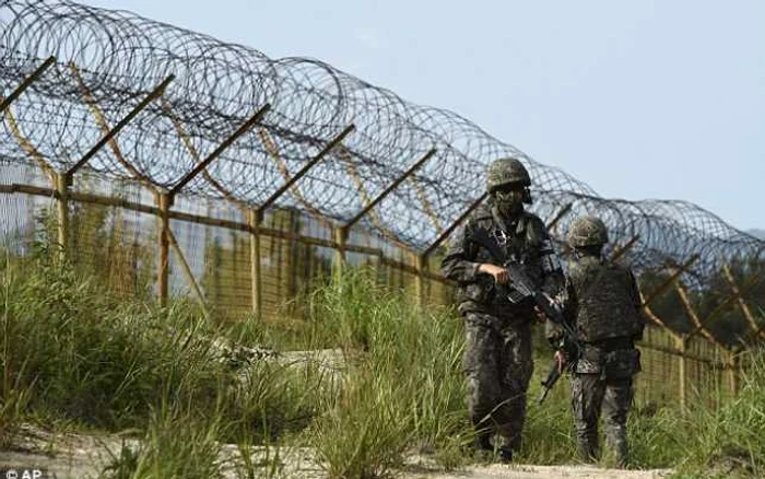 Militari sud-coreeni mobilizaţi la linia de demarcaţie dintre Coreea de Sud şi Coreea de Nord FOTO AP