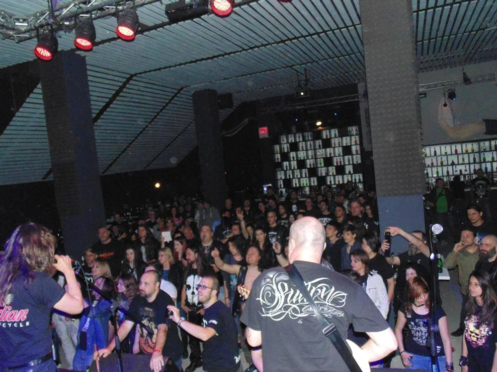 
    La momentul incendiului, în clubul Colectiv avea loc un concert de muzică rockfoto: Click!  