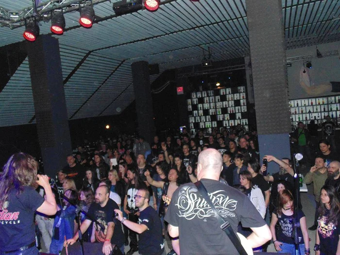 La momentul incendiului, în clubul Colectiv avea loc un concert de muzică rockfoto: Click!