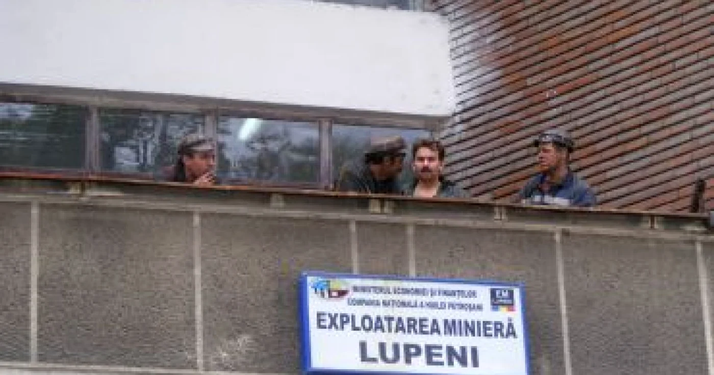Hunedoara: Speriaţi de amploarea protestelor, şefii unităţilor miniere din Valea Jiului au plecat la Bucureşti