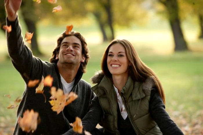 Gemenilor li se oferă oportunitatea să descopere oameni noi.www.clickpentrufemei.ro