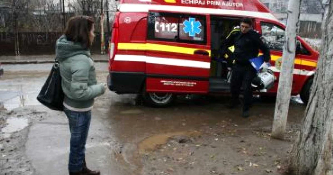 Iaşi: Un angajat al Penitenciarului a făcut infarct în timp ce păzea deţinuţii la lucru
