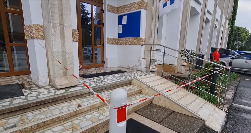 Gestul extrem la care a vrut să recurgă un proprietar de azile din Constanța. Poliția a intervenit rapid VIDEO