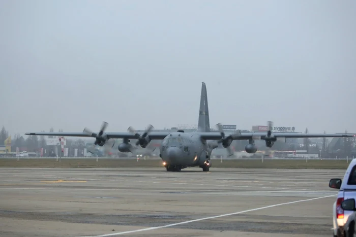 Aeronava de tip C-130 Hercules, varianta H, transferată, cu titlu gratuit, din excedentul Guvernului Statelor Unite ale Americii către Forţele Aeriene Române Foto: Valentin Ciobîrcă, MApN