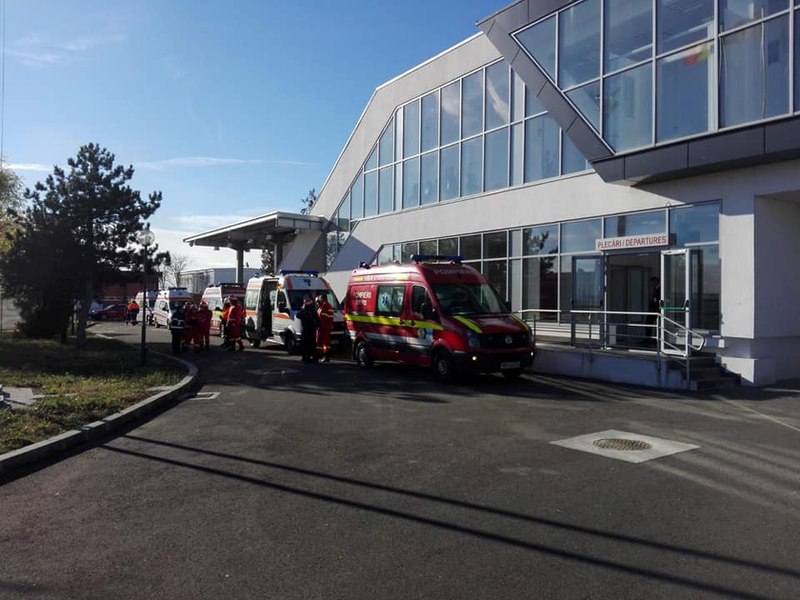 Tragedie pe aeroportul din Satu Mare. Un bărbat a murit după ce a coborât din avionul care l-a adus de la Londra