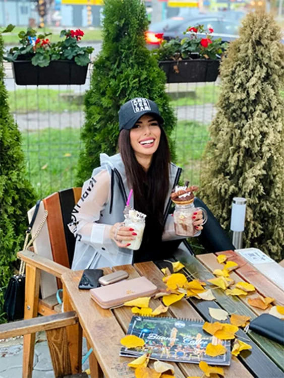 Laurett, Ioana Filimon și Bianca Drăgușanu au câștigat bani din tv și i-au investit în afaceriFoto: Instagram / colak Click!