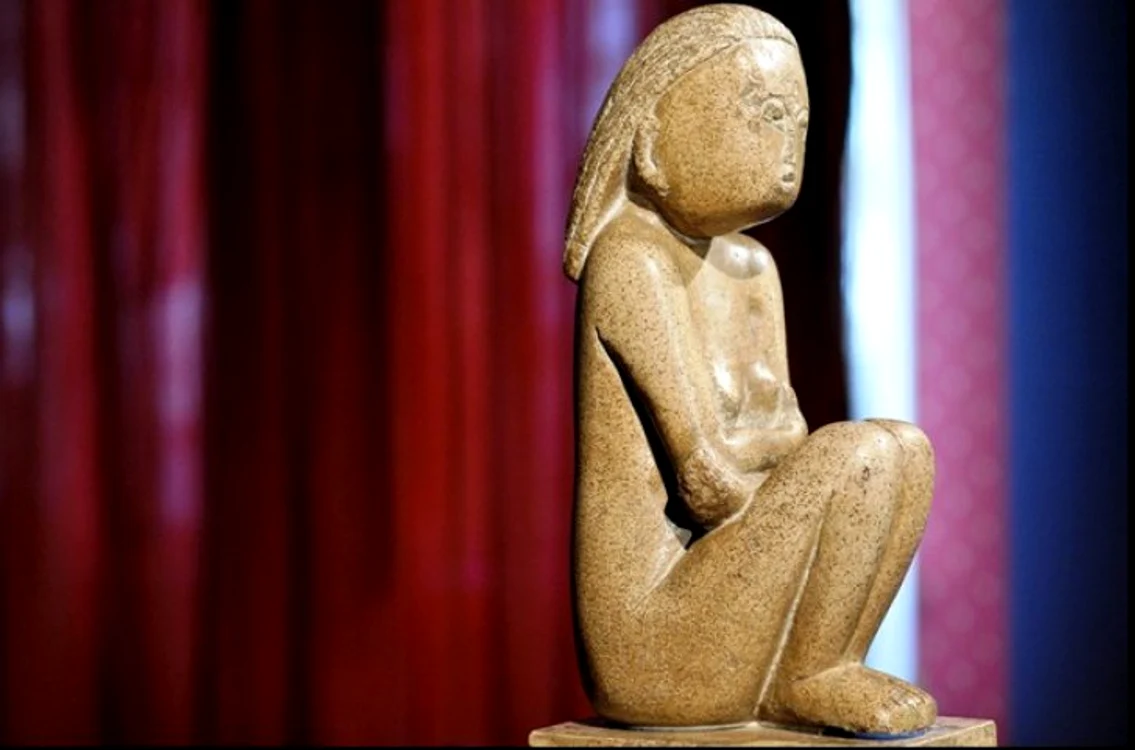 "Cuminţenia pământului", o sculptură cu o istorie încărcată